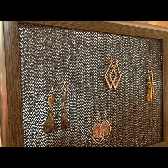 Earring Holder! - Picture 2 of 3